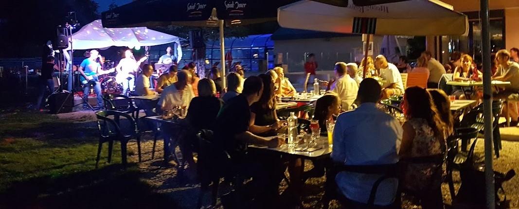 Live music evening at the restaurant of Détente et Clapotis campsite
