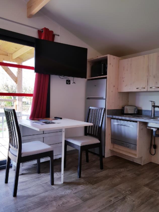 Libella Pmr Cuisine, camping Détente et Clapotis, Lac de Paladru
