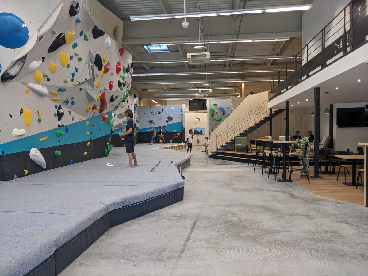 Ablok Voiron, salle d'escalade en bloc à 23 minutes du camping Détente et Clapotis