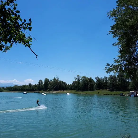 EXO 3D Wakepark à Brégnier-Cordon, à 30 minutes du camping Détente et Clapotis
