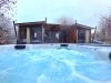Natura Lodge avec spa privatif en contraste chaud-froid pour séjour bien-être au Lac de Paladru, Montferrat Isère