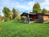 Chalet Libella avec terrasse en bois, hébergement familial du camping Détente et Clapotis au Lac de Paladru