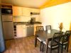 Cuisine équipée du Chalet Libella — Camping Détente et Clapotis